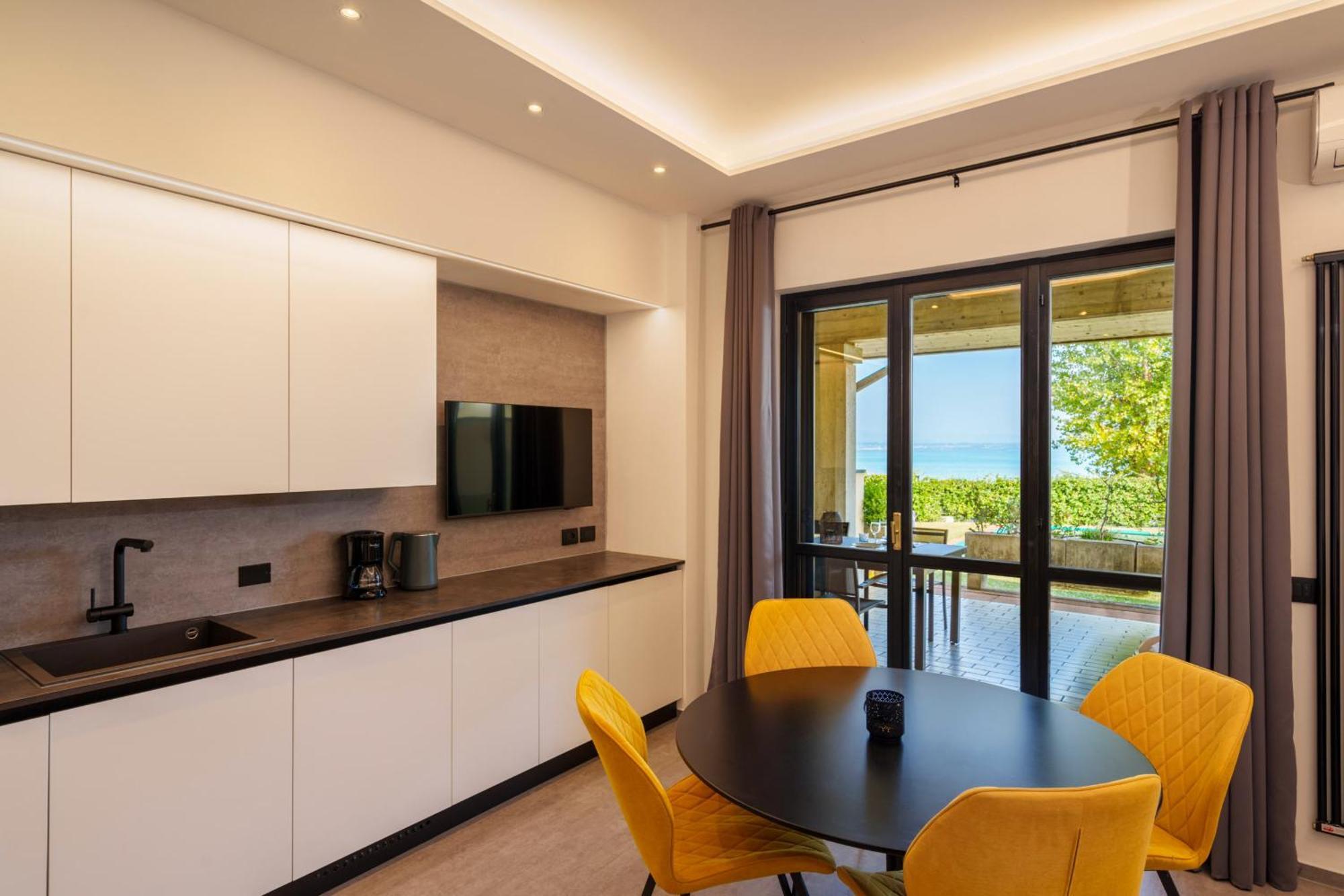 Lakeview Apartment Primea Sirmione Exterior foto